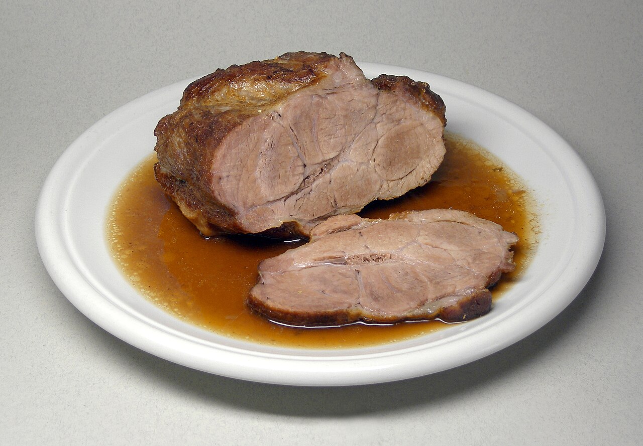 Viande de porc — porc 100 % français chez le boucher à Bonnée